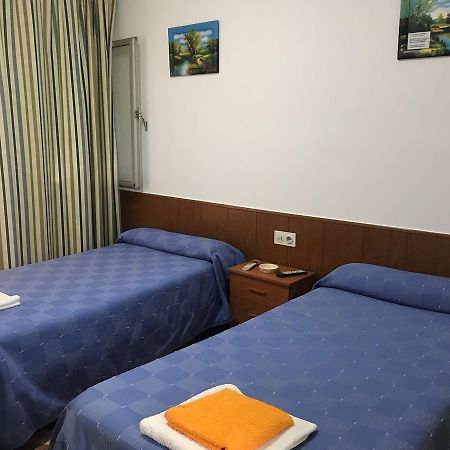 Hostal Bar San Pedro Mairena De Alcor Eksteriør billede