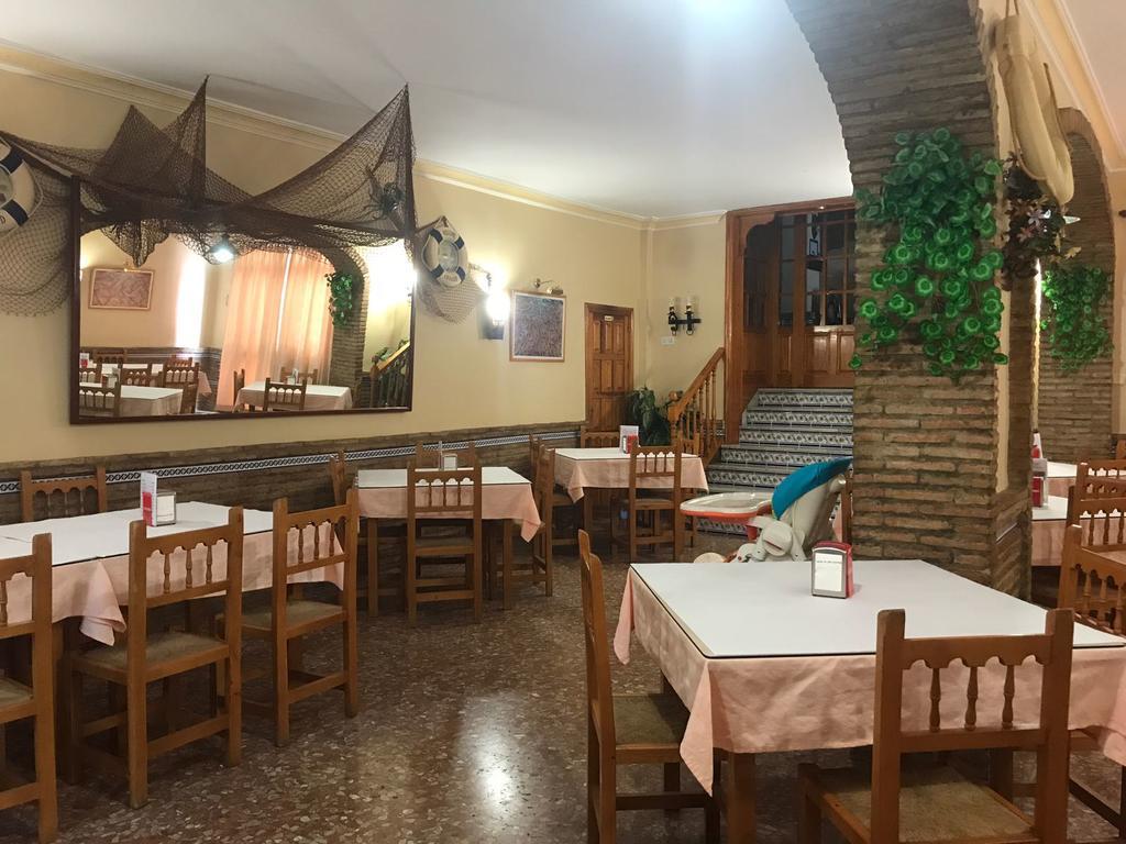 Hostal Bar San Pedro Mairena De Alcor Eksteriør billede