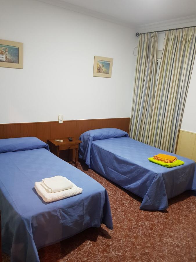 Hostal Bar San Pedro Mairena De Alcor Eksteriør billede